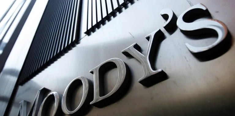 Moody's advierte que aumento del gasto rígido complica ajuste fiscal en República Dominicana