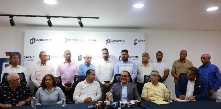 Adocalza asegura capacidad para entregar zapatos escolares a tiempo