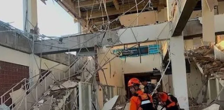 Terremoto de magnitud 7,7 sacude Indonesia y deja 38 muertos en Flores