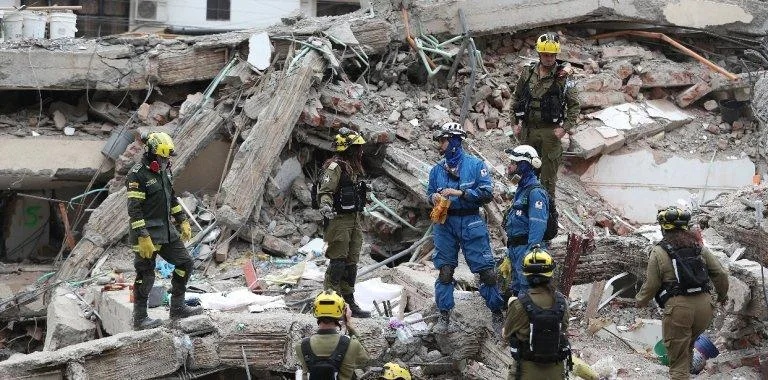 Colombia avanza en recuperación de cuerpos y planificación de reconstrucción tras sismo