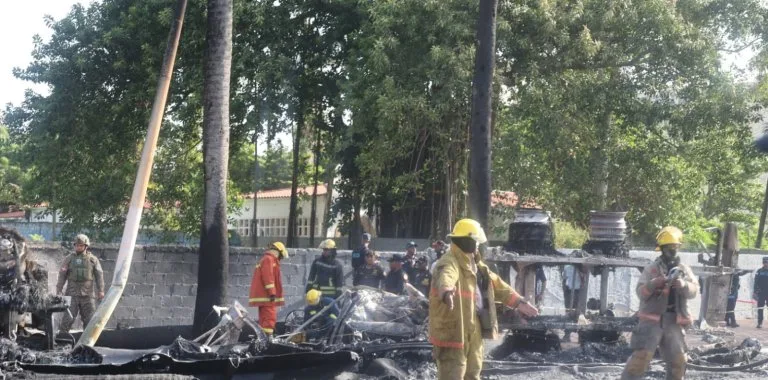 Explosión de camión tanquero en avenida George Washington deja dos muertos