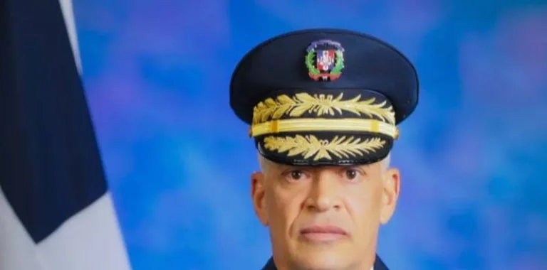 Luis Abinader designa a Ernesto Rodríguez García como nuevo director de la Policía Nacional
