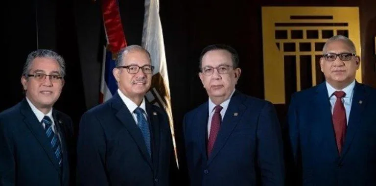 Fallece Luis Martín Gómez, escritor dominicano y exdirector de Comunicaciones del Banco Central