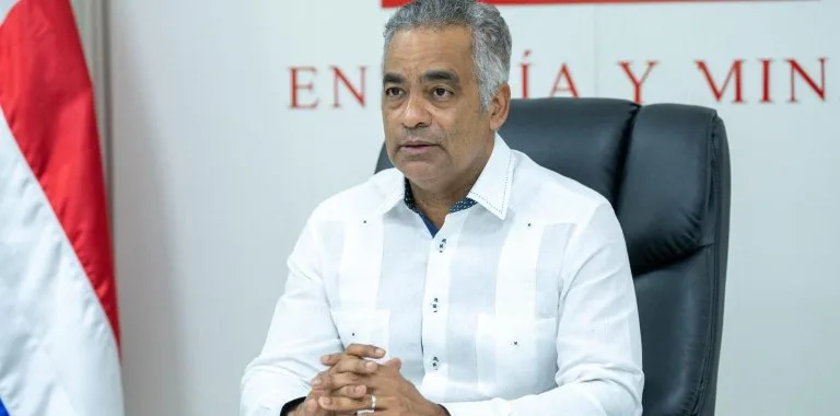 Funcionarios dominicanos acumulan múltiples funciones en el gobierno