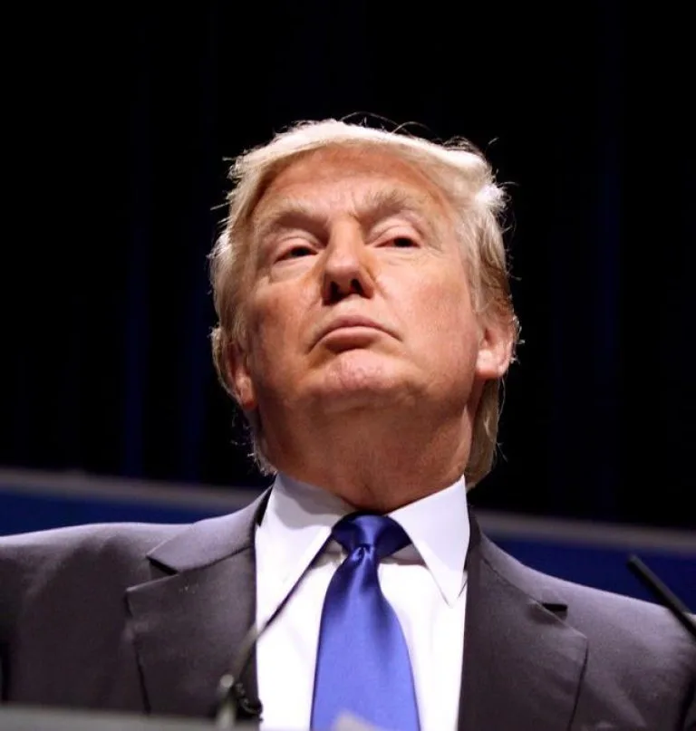 Trump anuncia ofensiva económica sin precedentes contra Irán para cortar su financiación