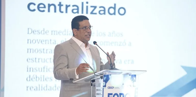 Director de Contrataciones Públicas denuncia uso de carteles de proveedores para presionar licitaciones estatales