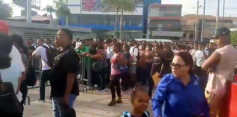Metro de Santo Domingo confirma normalidad en estación Concepción Bona tras denuncias de retrasos