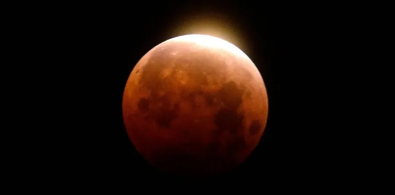 Eclipse parcial lunar visible en República Dominicana: horarios y detalles del fenómeno astronómico