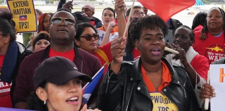 EE.UU. deporta primer grupo de haitianos tras fin del TPS