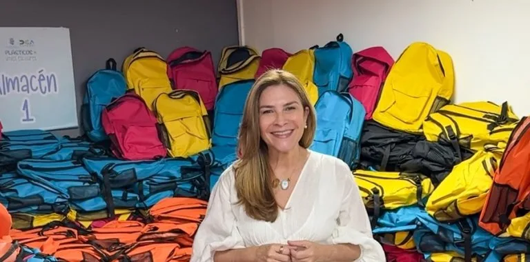 Tercera edición de Plásticos por Útiles Escolares: mil botellas por mochila y tableta