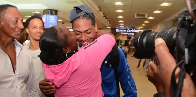 Christopher Melenciano: El atleta sordo que encontró en su madre su mayor inspiración