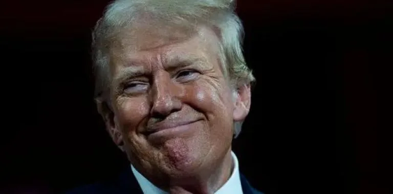 Trump propone nueva tarifa de 100.000 dólares para visas H-1B pese a fallos judiciales