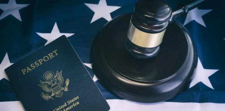 EE.UU. planea revocar hasta 200.000 visas B1/B2 de solicitantes de asilo