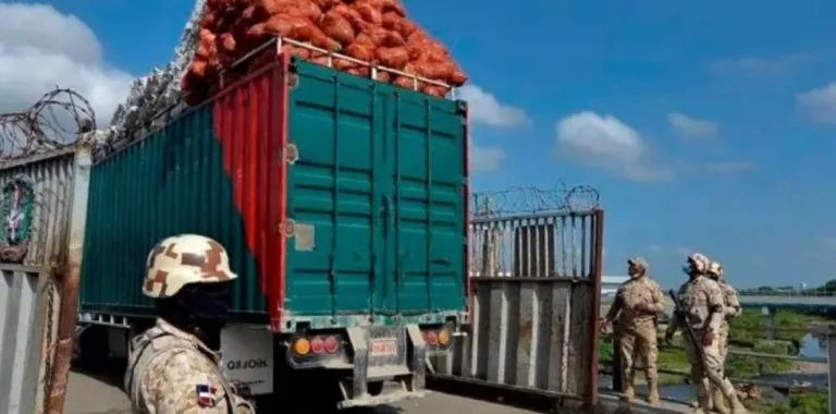 Importaciones en tránsito a Haití se cuadruplican y generan alerta por posible evasión fiscal