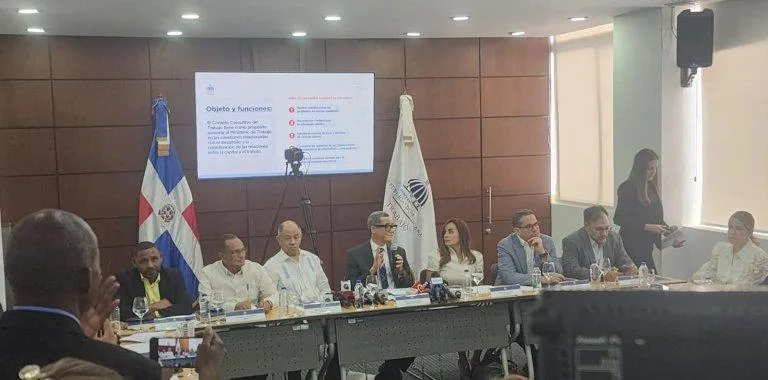 Gobierno, empresarios y sindicatos inician debate sobre teletrabajo y economía de plataformas