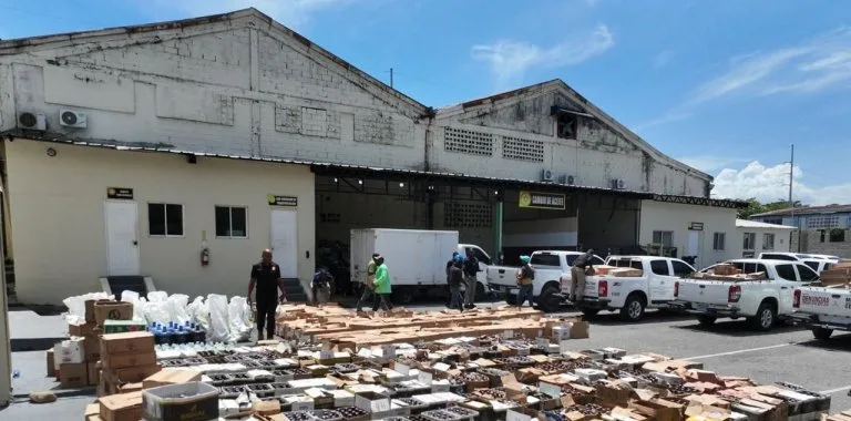 Desmantelan operación de ron adulterado en San Cristóbal: 25 mil productos incautados