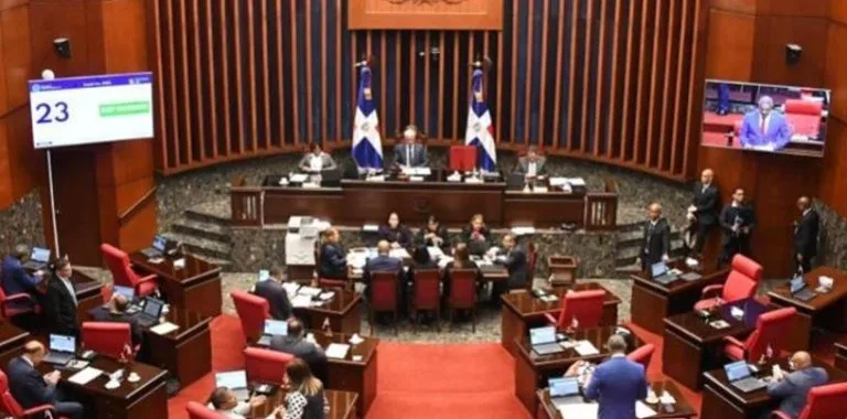 Diputados aprueban suspensión de 10 años para nuevas bancas de lotería y apuestas