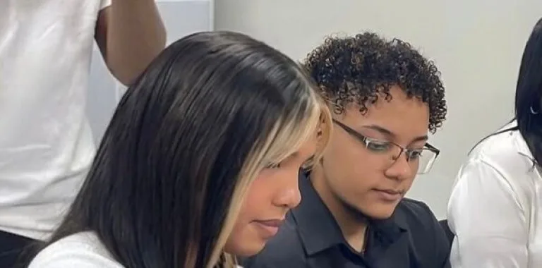 Pareja trans se casa legalmente en República Dominicana tras validación de la JCE