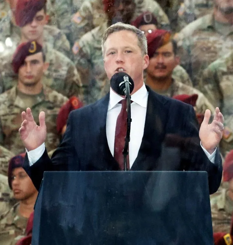 Dan Driscoll renuncia como secretario del Ejército de EE.UU. tras 18 meses en el cargo