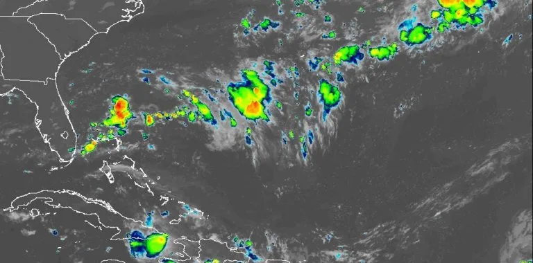 Indomet mantiene alertas por lluvias fuertes en RD tras remanentes de tormenta Dolly