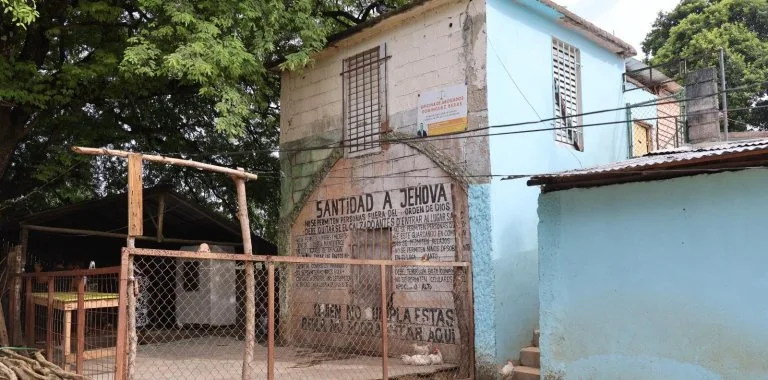 Rescatan a 13 menores en operativo contra fundación ilegal en Bajos de Haina