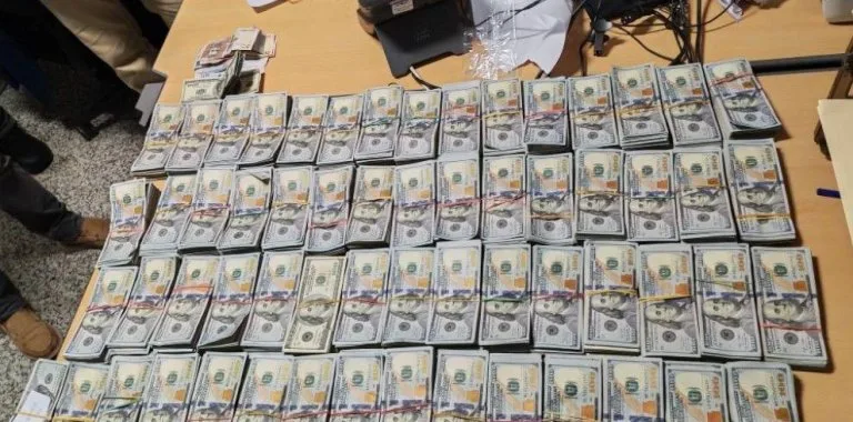 Dominican authorities seize $600,700 in undeclared cash from Colombian passenger at AILA