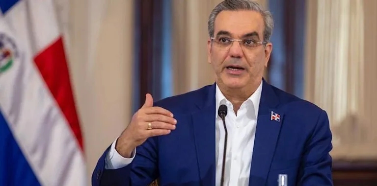 Abinader defiende subsidios a combustibles y asegura que evitaron aumento de pobreza