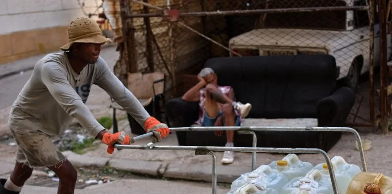 Cuba denuncia que el embargo de EE.UU. superó los 8.000 millones de dólares en un año