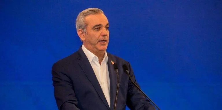 Abinader advierte que nadie está por encima de la ley en el Día Internacional de la Democracia