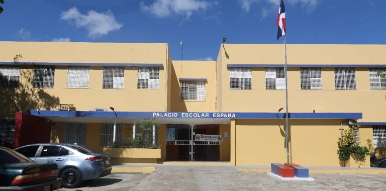 Avances en el desayuno y almuerzo escolar en el Gran Santo Domingo tras diagnóstico de ADP