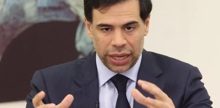 Ministro de Cultura impulsa lectura temprana y destaca éxito de la Feria del Libro