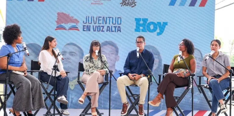 República Dominicana supera 400 horas de lectura continua en maratón juvenil