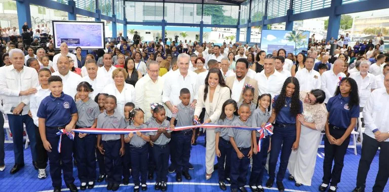 Pedro Martínez inaugura complejo educativo y deportivo en Manoguayabo con apoyo de Abinader