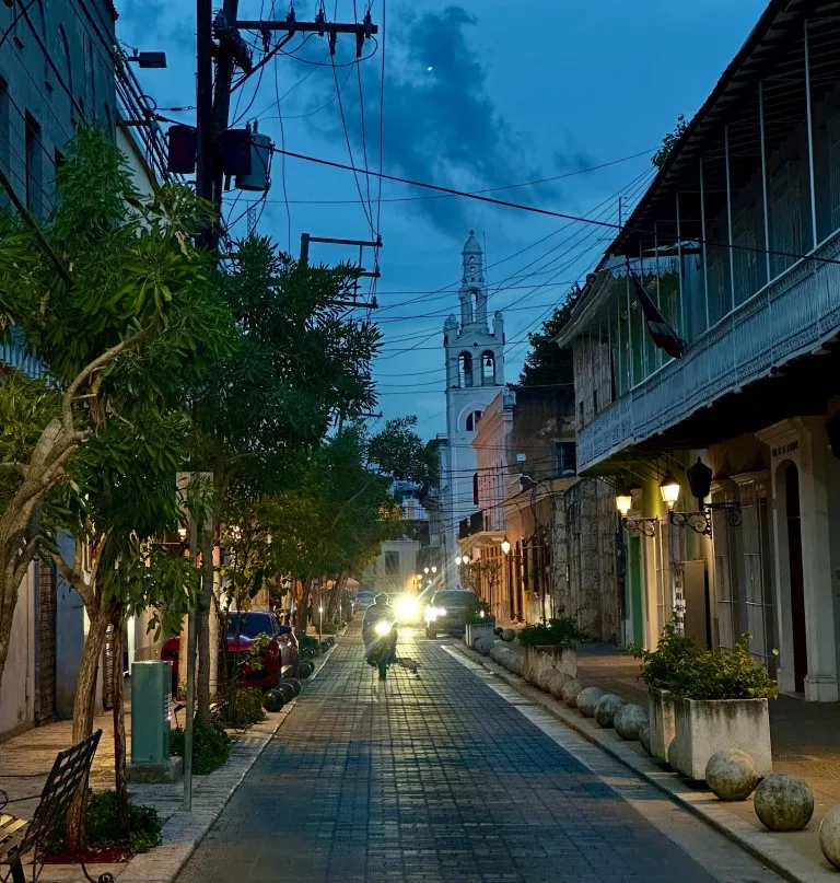 ABZOCOL impulsa la economía nocturna como motor de desarrollo en la Ciudad Colonial
