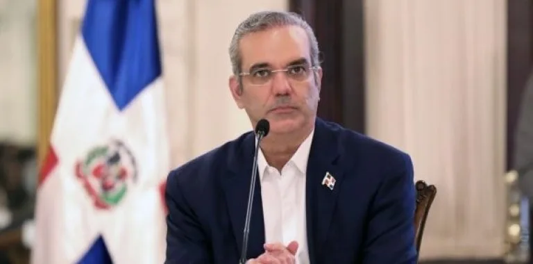 Presidente Abinader asegura justicia para caso de adolescentes asesinadas en Navarrete