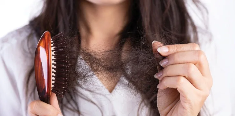 Desmontando los mitos más comunes sobre la caída del cabello