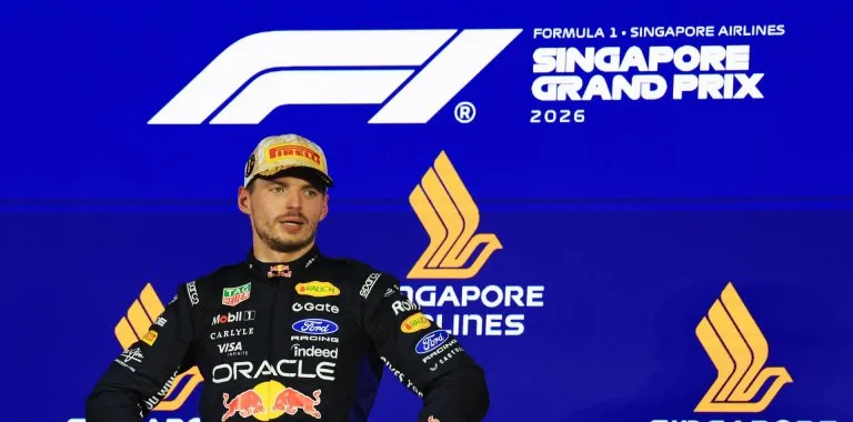 Verstappen gana en Singapur y celebra su segunda victoria consecutiva en F1