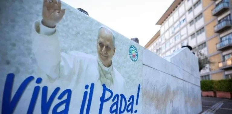Papa León XIV muestra buena recuperación tras cirugía de cáncer de pulmón