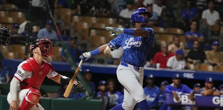 Licey domina a Escogido 12-2 en apertura de LIDOM 2026-2027