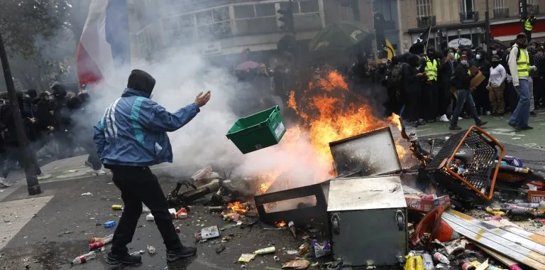 Nuevos disturbios en París: detenciones, saqueos y violencia durante protestas sociales