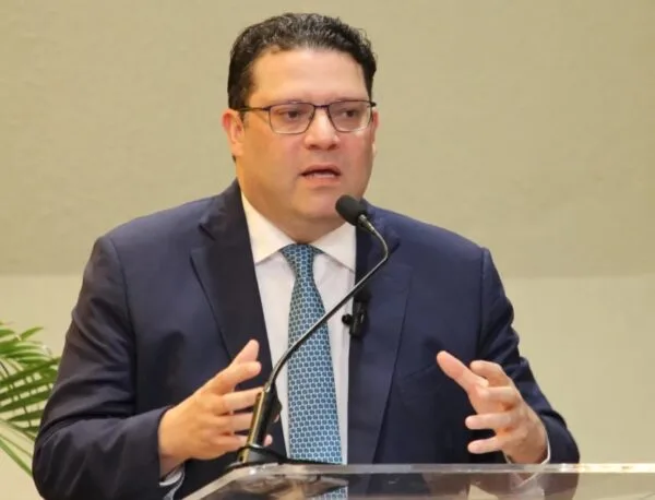 Yayo fortalece proyecto de Collado con respaldo de 29 diputados