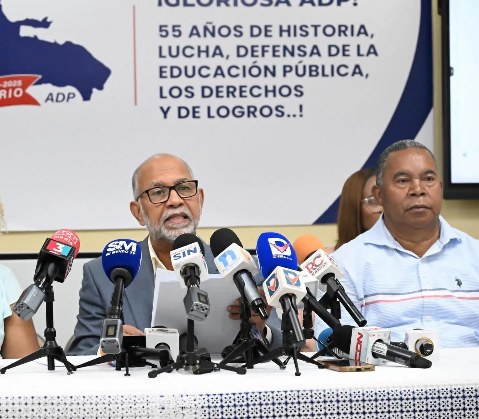 ADP reduce jornada escolar en Santo Domingo hasta resolver fallas de infraestructura