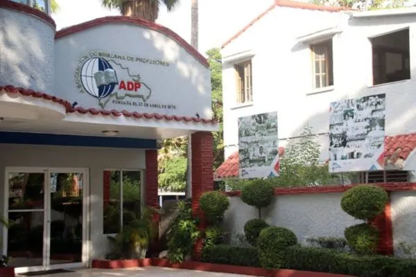 ADP convoca a concentraciones nacionales el 20 de agosto por mejoras laborales y educativas