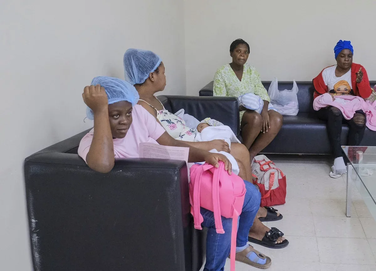 SNS interviene maternidad La Altagracia tras detectar bacterias en recién nacidos