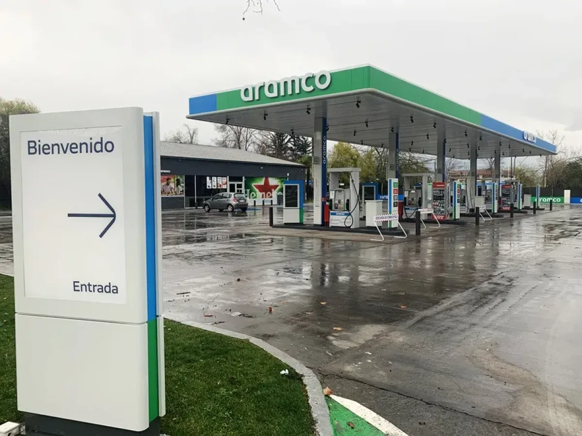El Brent cae un 1,6% a 104 dólares mientras crecen las tensiones en Oriente Medio