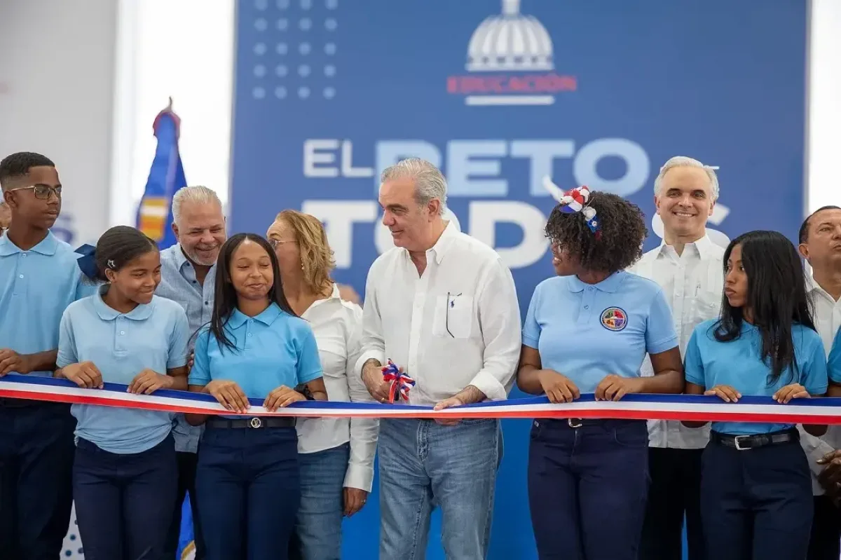 Abinader inaugura infraestructura educativa y CAIPI en San Cristóbal beneficiando a más de 700 personas