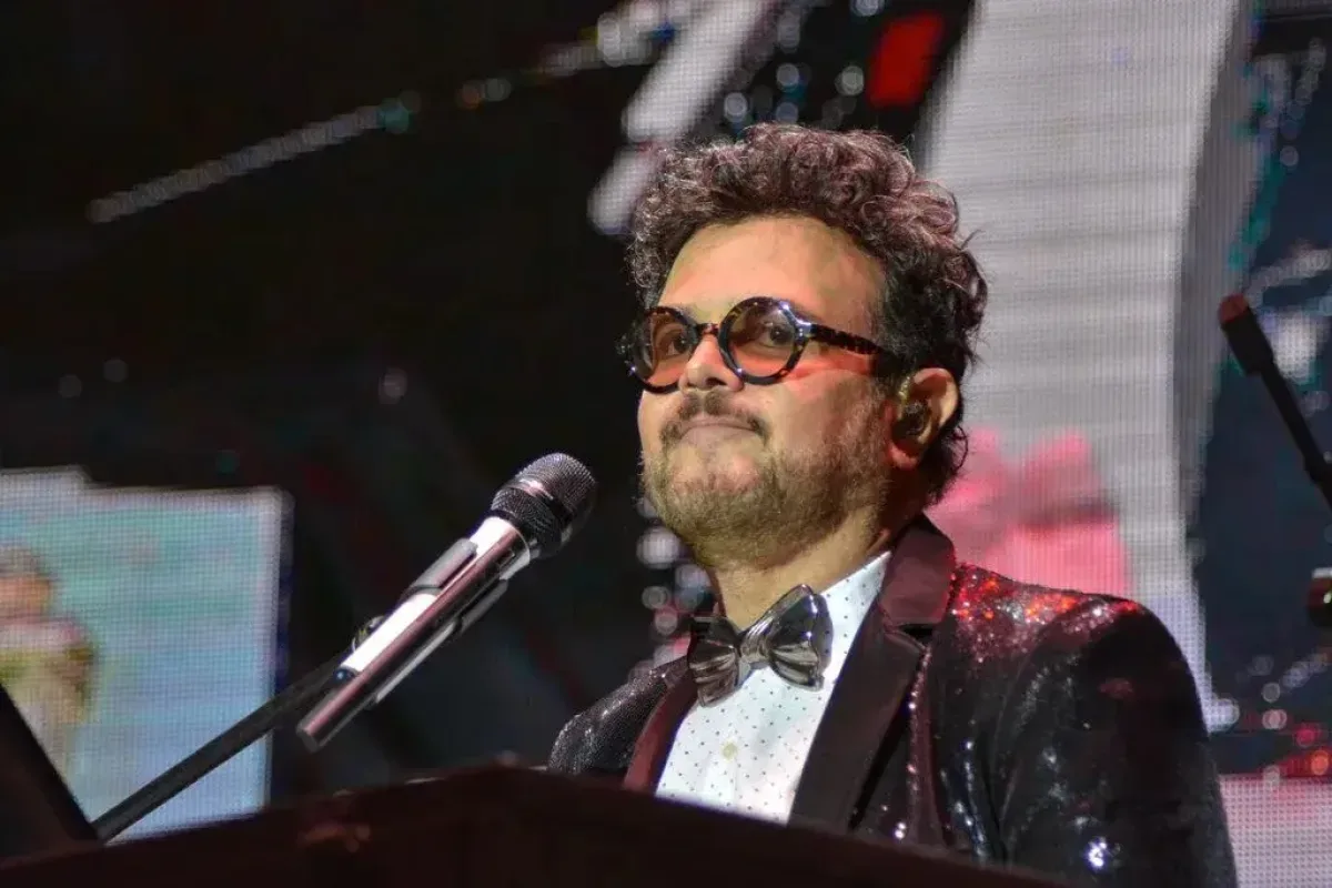 Aleks Syntek explica el motivo de su molestia durante concierto en Benito Juárez