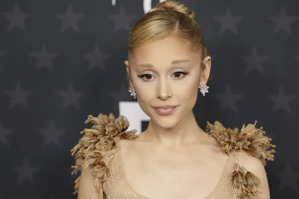 Ariana Grande exige a Trump que deje de usar su música en videos contra mujeres trans