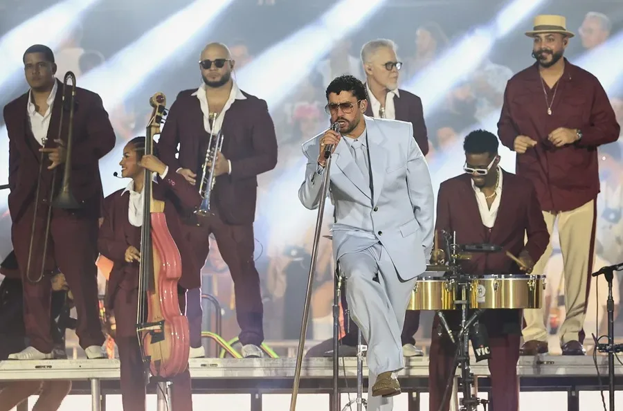 Bad Bunny cierra su gira mundial en Puerto Rico con mensaje de esperanza y protesta
