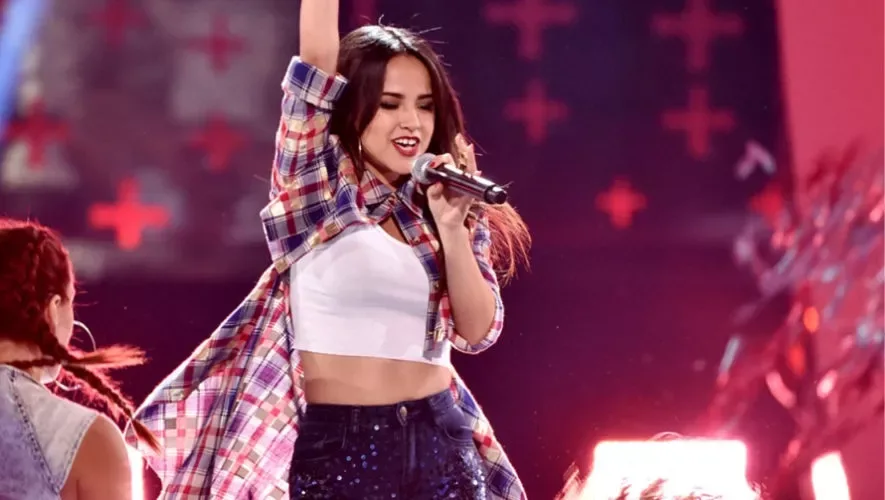 Becky G lanza 'Baraja Bendita', álbum que explora sus raíces mexicanas y sonidos latinos